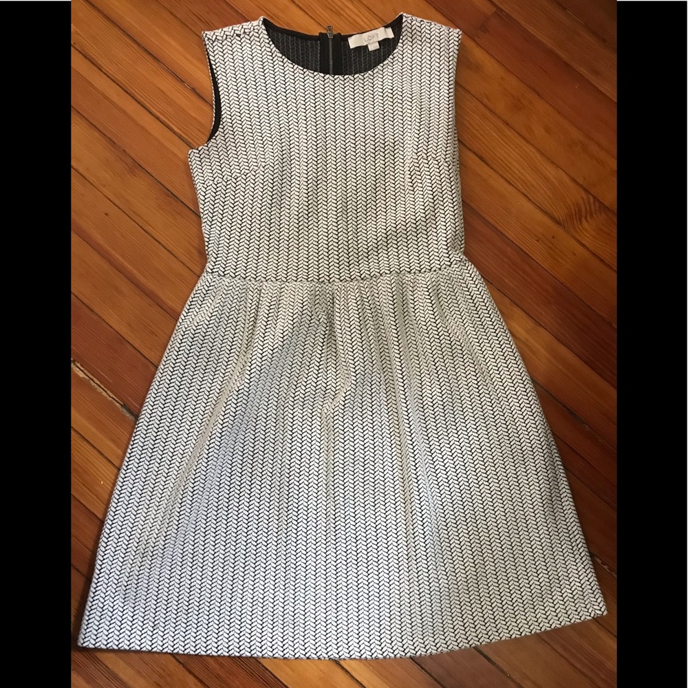 Loft Dress - Picture 4 of 5